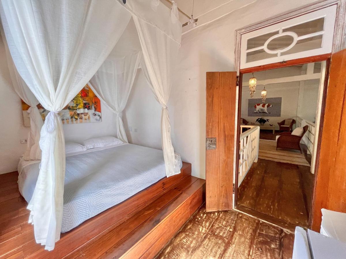 Vilatoro Guest House Ilhabela Kültér fotó